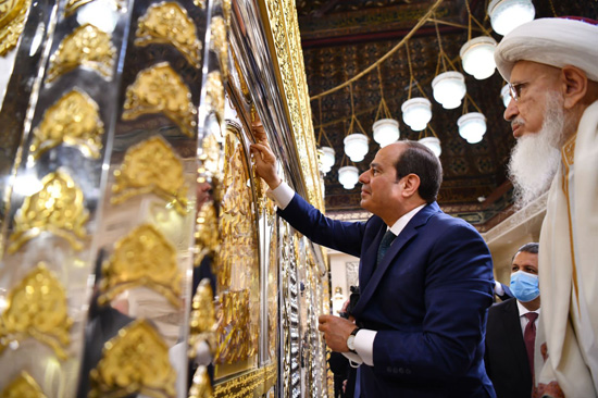 الرئيس السيسى يفتتح مسجد سيدنا الحسين بعد تجديده (8)
