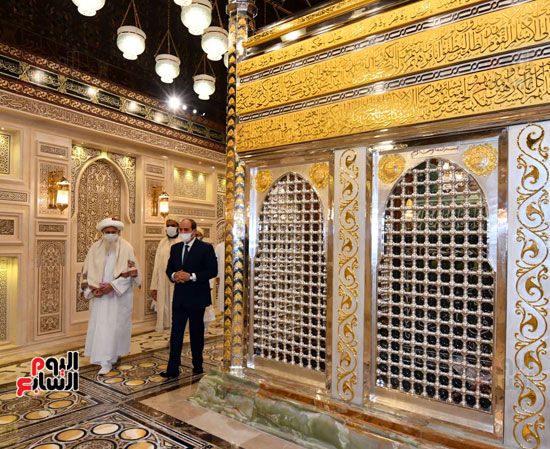 الرئيس السيسي يفتتح مسجد الحسين بعد التطوير (2)