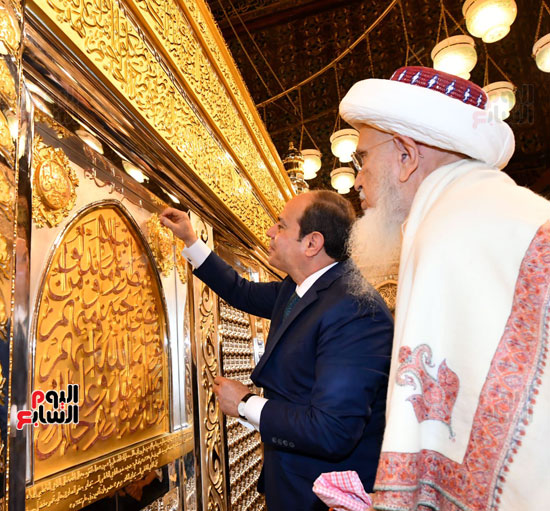 الرئيس السيسي يفتتح مسجد الحسين بعد التطوير (10)