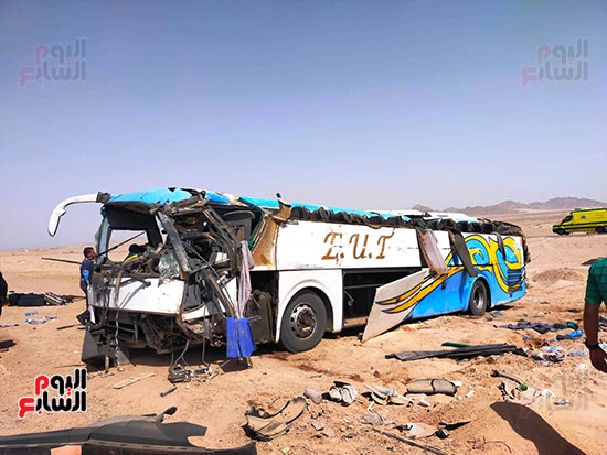 مصرع-2-وإصابة-42-آخرين-في-حادث-أتوبيس-ركاب-فى-جنوب-سيناء--(2)