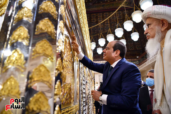 الرئيس السيسي يفتتح مسجد الحسين بعد التطوير (13)