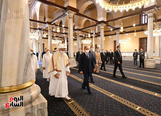 الرئيس السيسي يفتتح مسجد الحسين بعد التطوير (6)