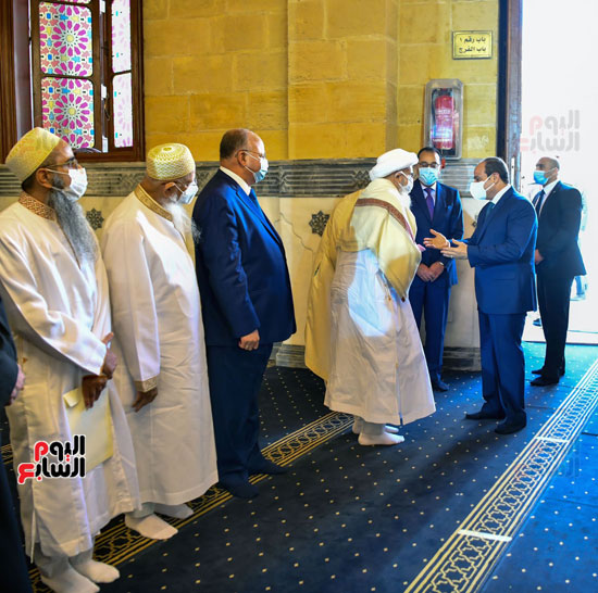 الرئيس السيسي يفتتح مسجد الحسين بعد التطوير (7)