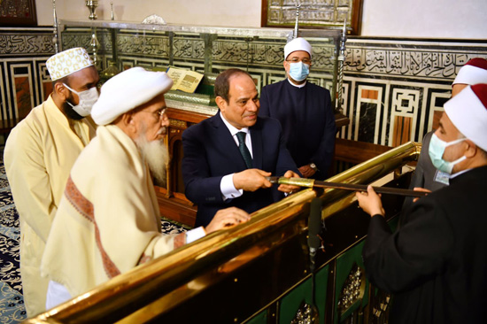 الرئيس السيسى يفتتح مسجد سيدنا الحسين بعد تجديده (9)