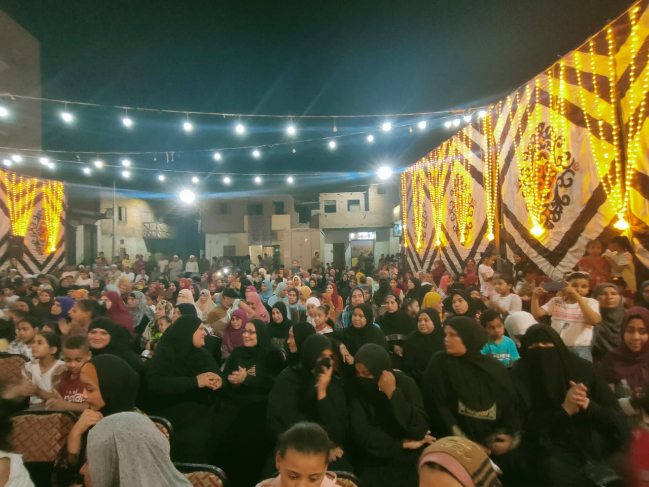 فرع القومى للمرأة يختتم فعاليات بأمسية رمضانية بقرية الرزيقات بحرى (4)