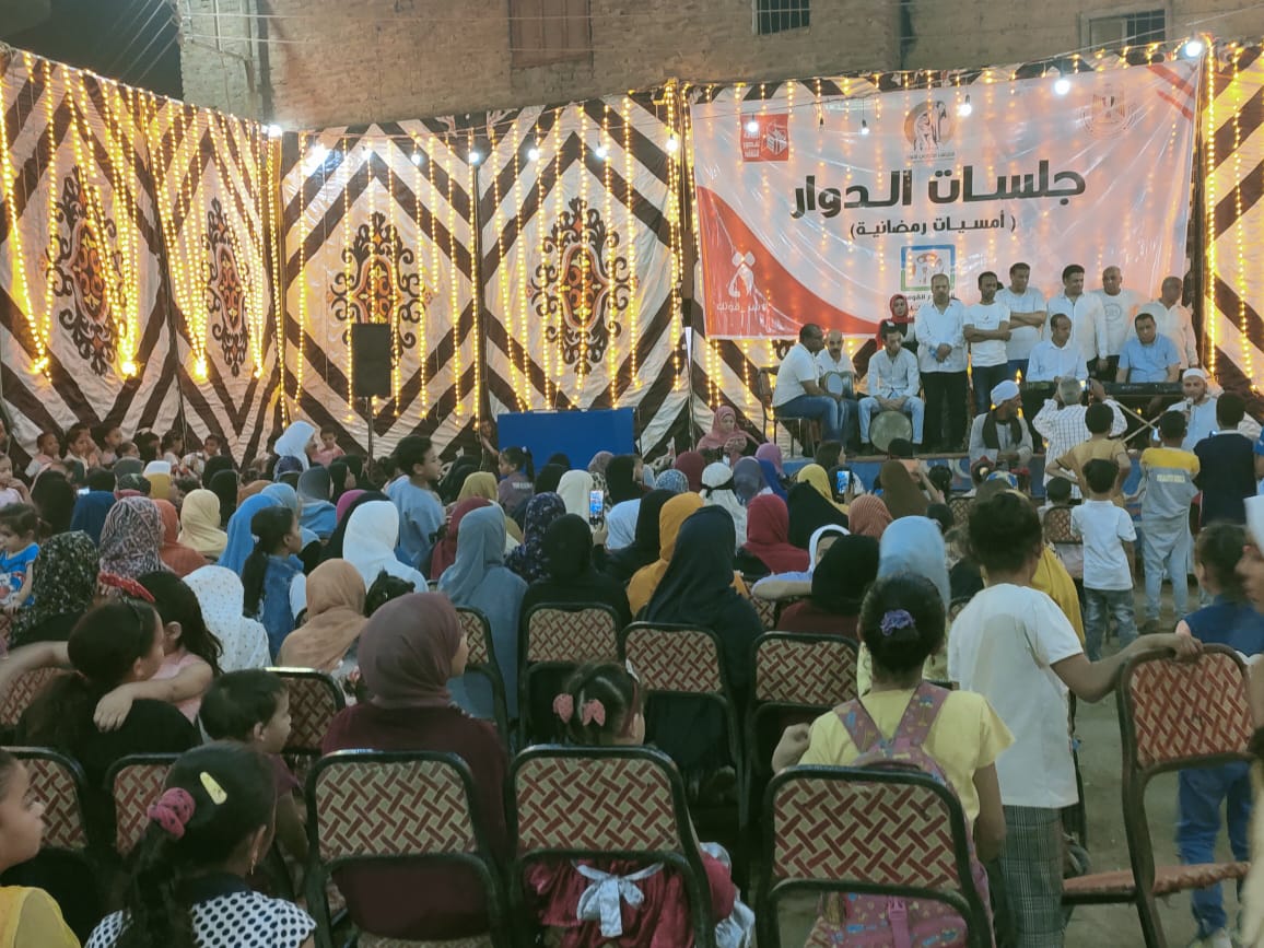 فرع القومى للمرأة يختتم فعاليات بأمسية رمضانية بقرية الرزيقات بحرى (1)