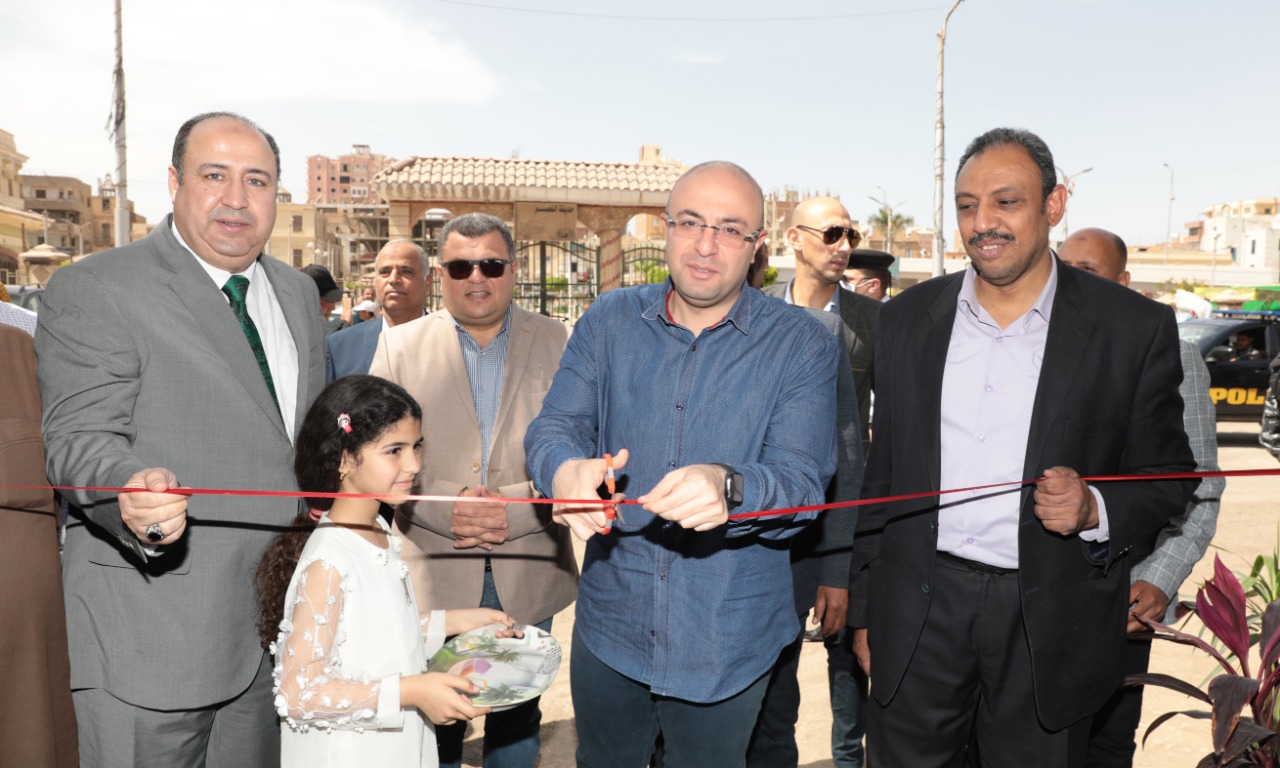 محافظ بنى سويف يفتتح معرض اهلا بالعيد