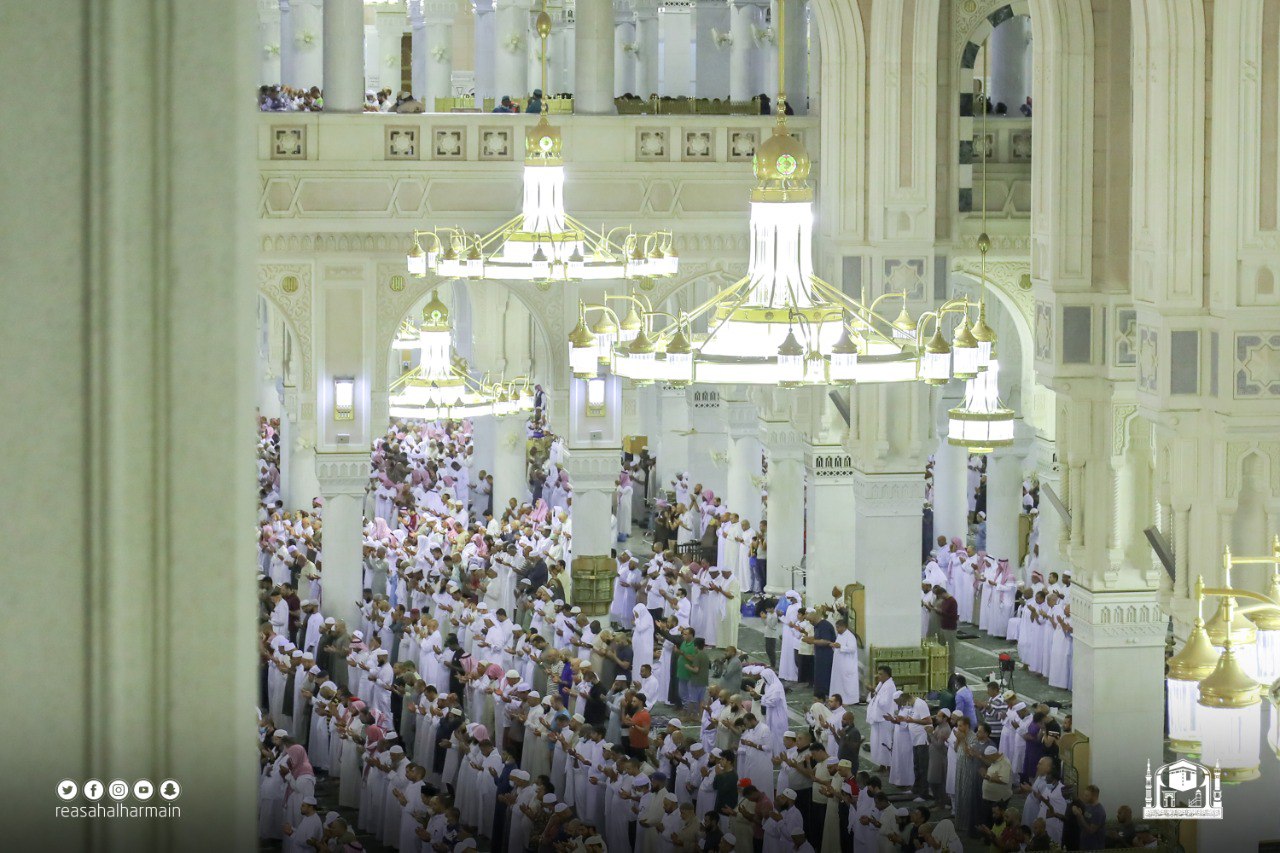 المصليين فى المسجد الحرام
