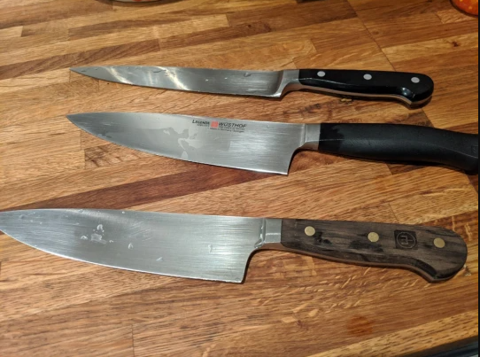 سكاكين من المخلفات