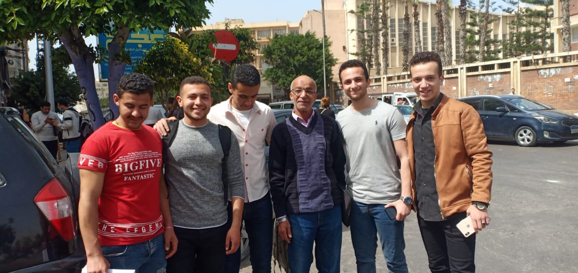 عم أحمد أكبر طالب فى كلية حقوق الإسكندرية (2)
