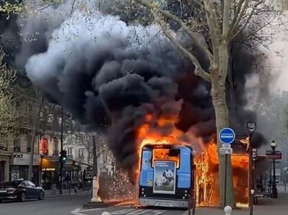 حريق باريس