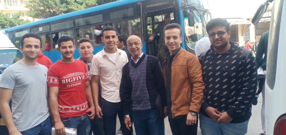عم أحمد أكبر طالب فى كلية حقوق الإسكندرية (1)