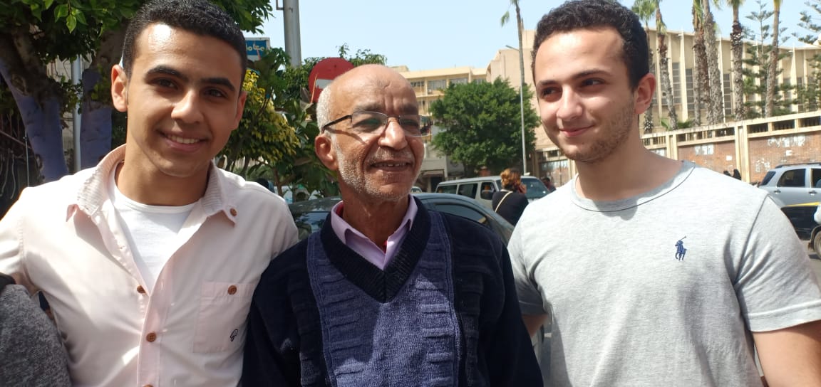 عم أحمد أكبر طالب فى كلية حقوق الإسكندرية (4)