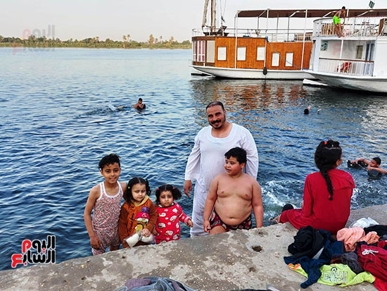 الاسر-تهرب-من-حر-رمضان-لنهر-النيل
