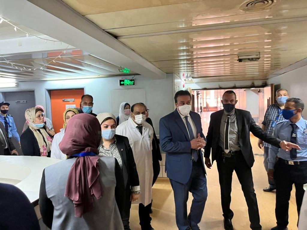 القائم بأعمال وزير الصحة يقوم بزيارة مفاجئة لمستشفى الهلال