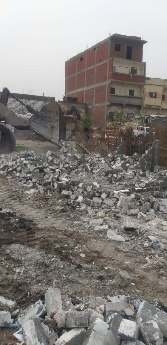 حملات مكبرة لإيقاف أعمال البناء المخالف بنطاق أحياء الإسكندرية (3)