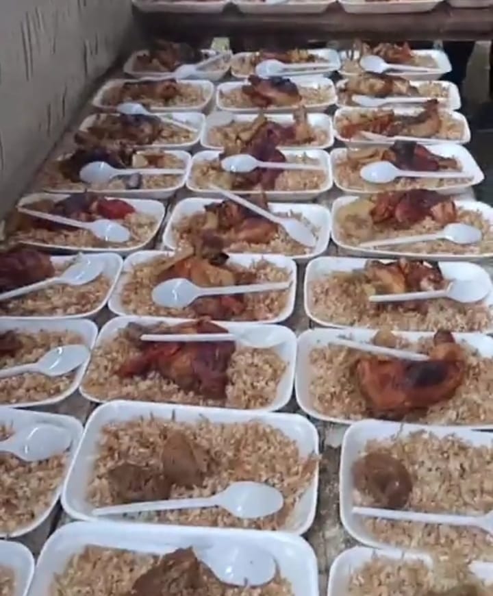 مئات الوجبات يوميا شباب كفر الشيخ مسلمين ومسيحيين يجهزون مائدة شهية طوال رمضان
