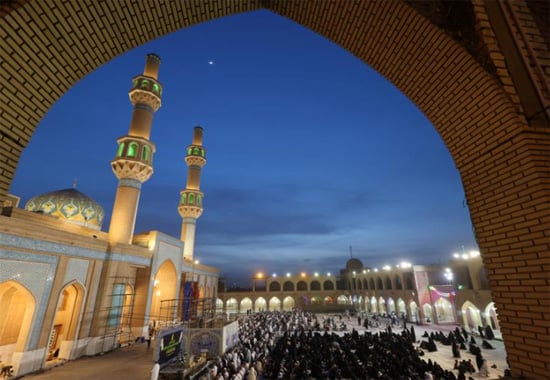 مسجد السهل في الكوفة بالقرب من مدينة النجف الأشرف بالعراق