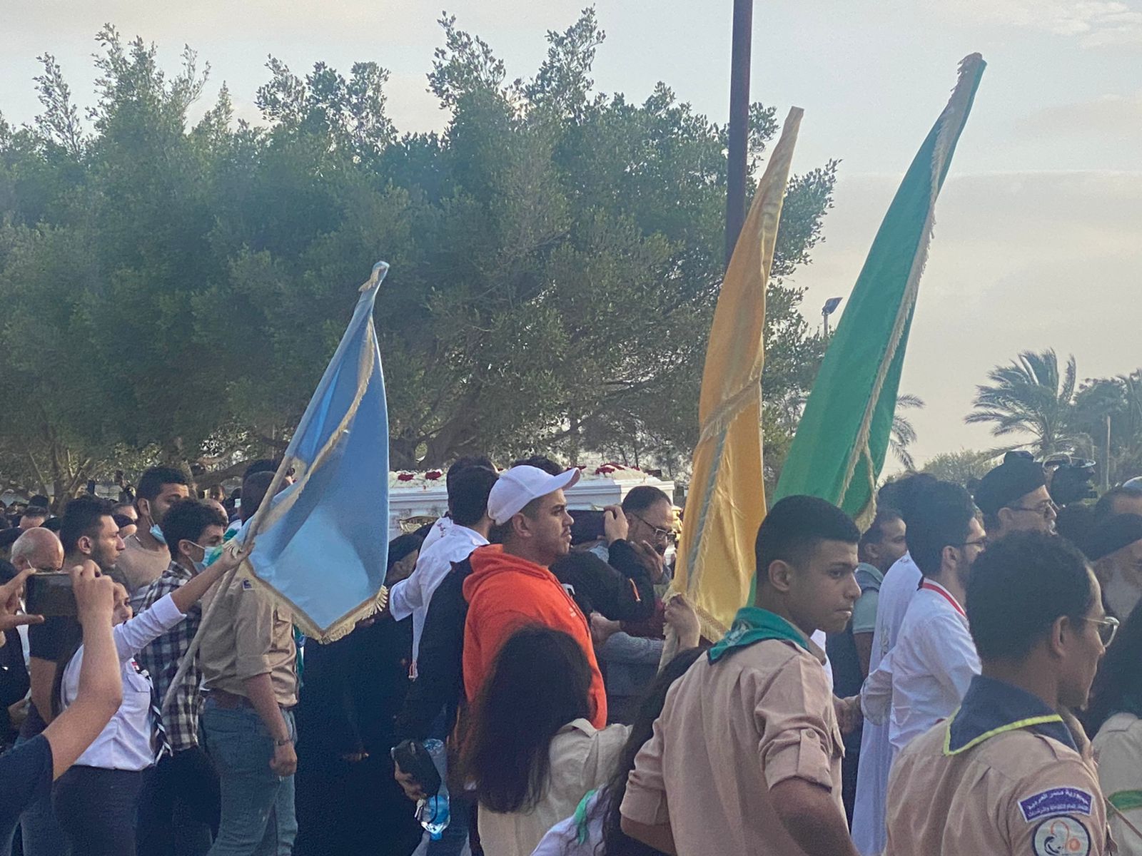 وصول جثمان القمص أرسانيوس إلى مثواه الأخير بدير مارمينا (3)