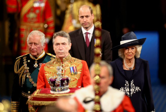 الأمير تشارلز وكاميلا والأمير وليام 