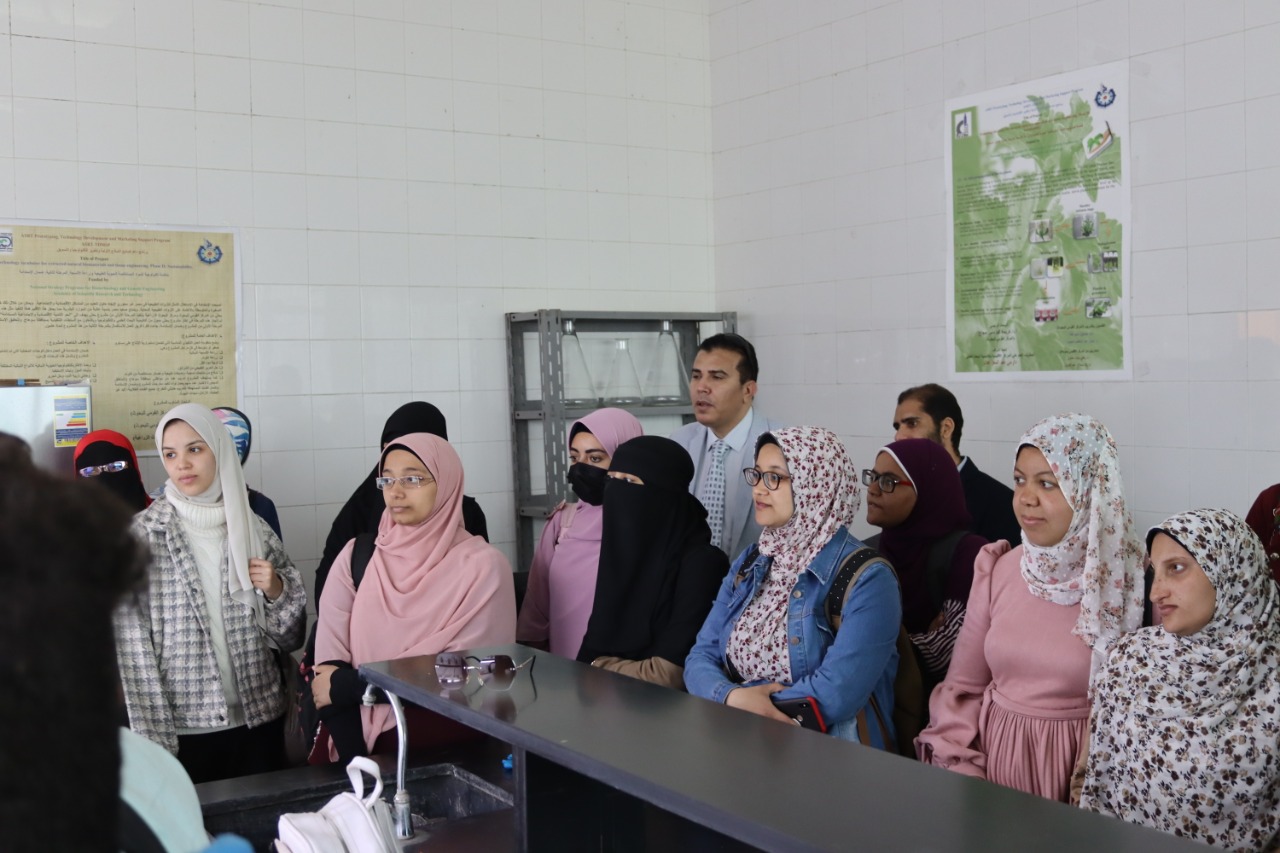 علوم سوهاج تنظم زيارة علمية طلابية لمركز بحوث تنمية إقليم جنوب الصعيد (4)
