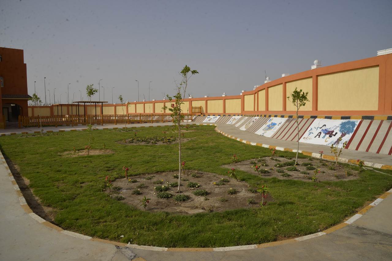 محافظ أسيوط يتفقد بعض الخدمات ومشروعات الاسكان بمدينة ناصر  (8)