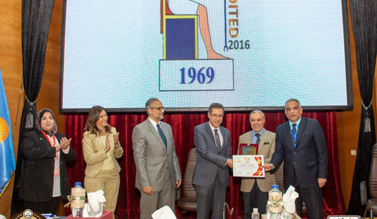 تكريم-فريق-عمل-جائزة-مصر-للتميز-الحكومى-(1)