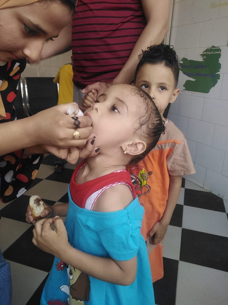 تطعيم أطفال الأقصر بالحملة المحدودة للتطعيم ضد شلل الأطفال (6)