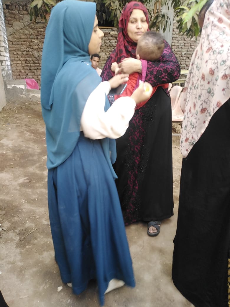 تطعيم أطفال الأقصر بالحملة المحدودة للتطعيم ضد شلل الأطفال (3)