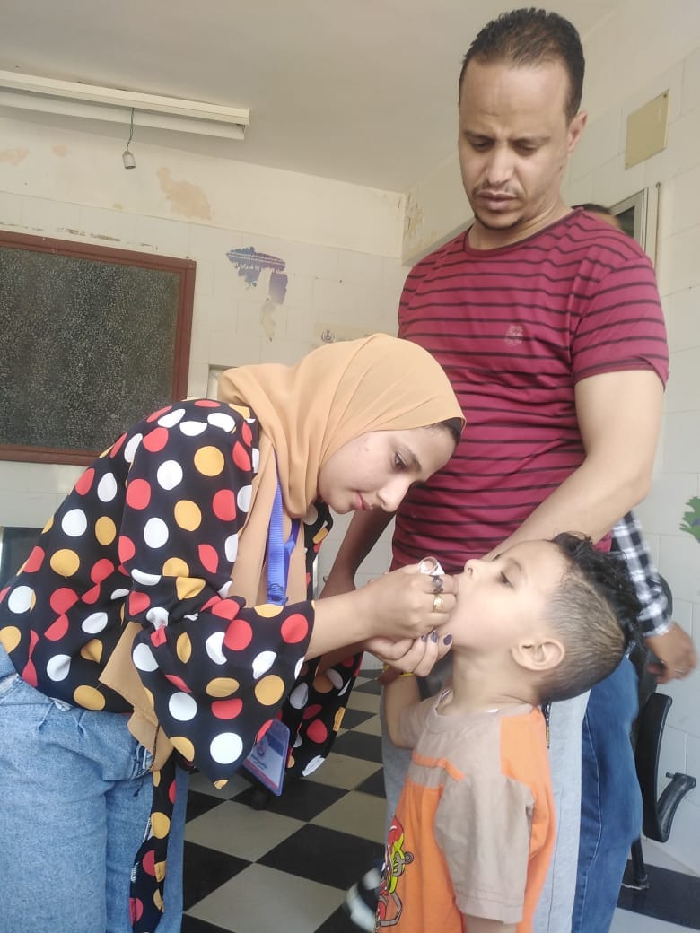 تطعيم أطفال الأقصر بالحملة المحدودة للتطعيم ضد شلل الأطفال (7)