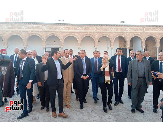 جولة تفقدية لرئيس الوزراء ونظيرته التونسية وزيارة لجامع الزيتونة (1)
