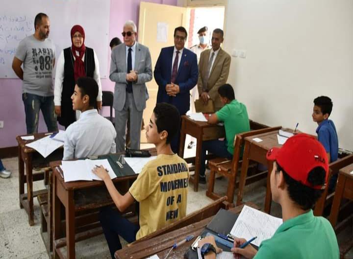محافظ جنوب سيناء يتابع الأمتحانات