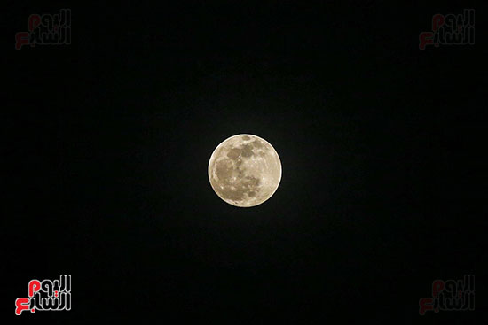 القمر  (3)