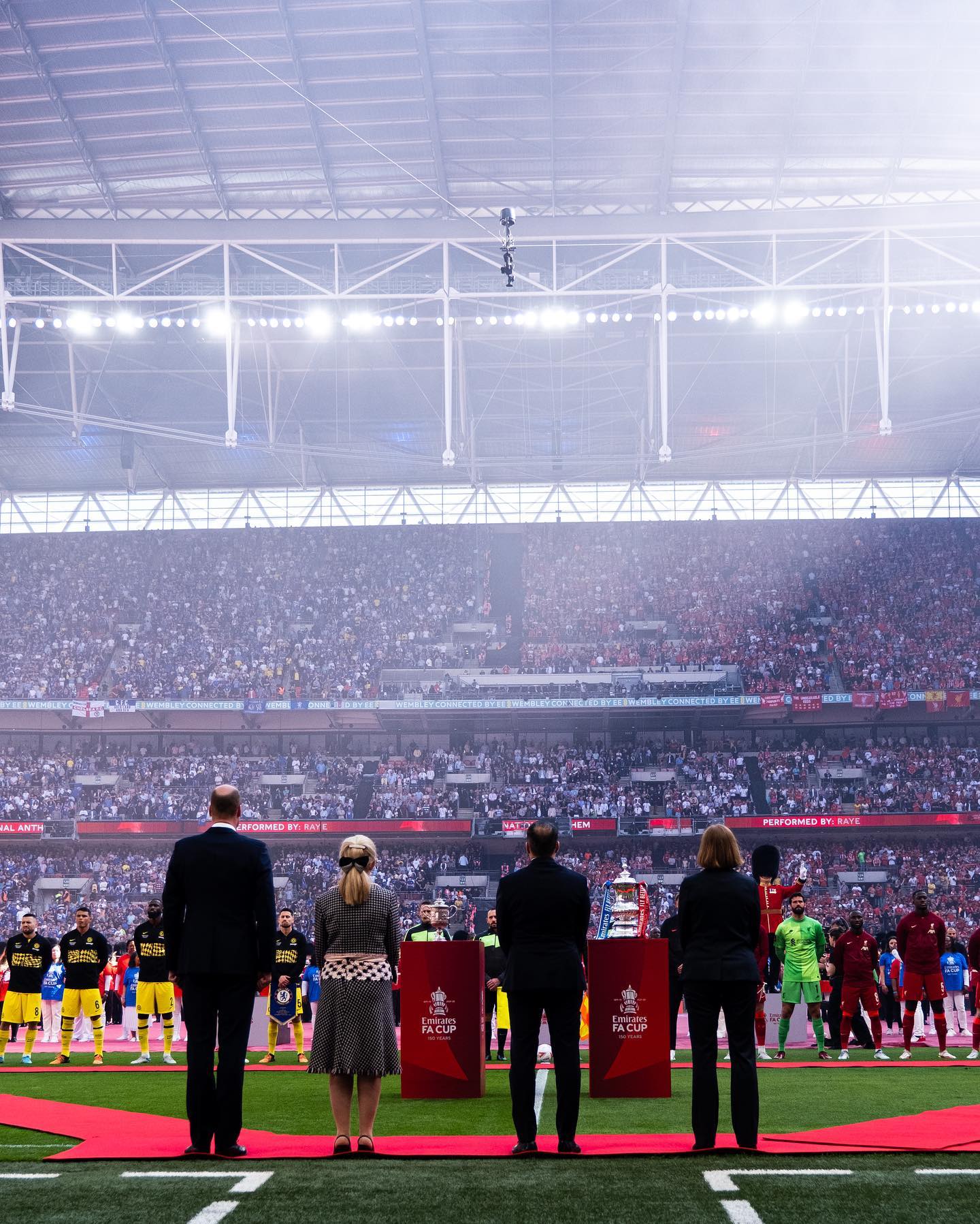الأمير وليام يحضر تسليم كأس الاتحاد الإنجليزى لليفربول