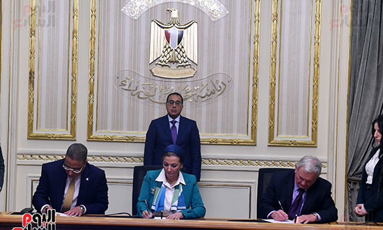 رئيس الوزراء يشهد مراسم التوقيع على مذكرة تفاهم (7)