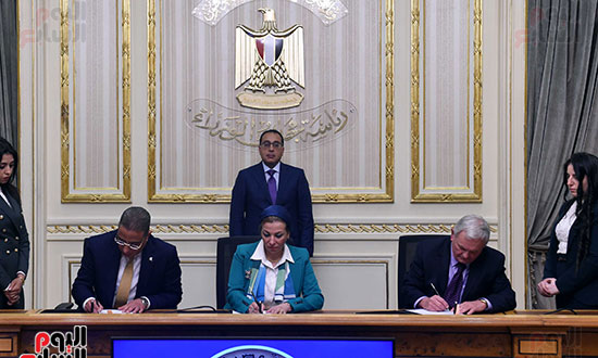 رئيس الوزراء يشهد مراسم التوقيع على مذكرة تفاهم (3)