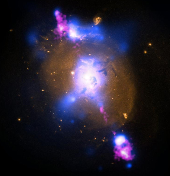 ثقب أسود فائق الكتلة لتوليد طاقة هائلة