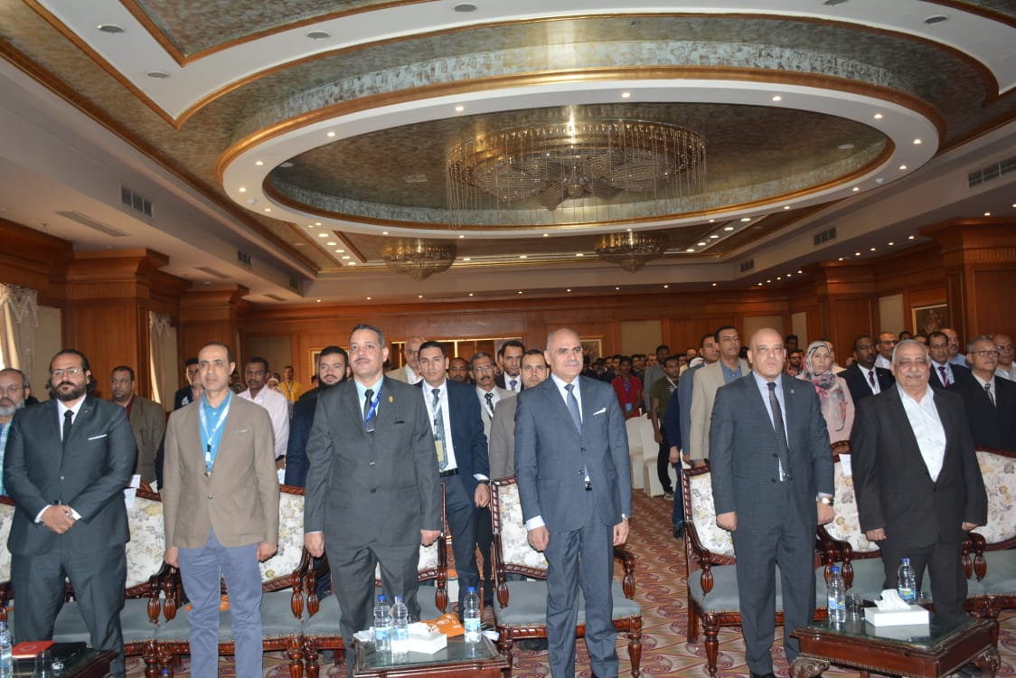مؤتمر صعيد مصر فى قلب الحدث بأسوان يكرم رئيس جامعة الأقصر (2)