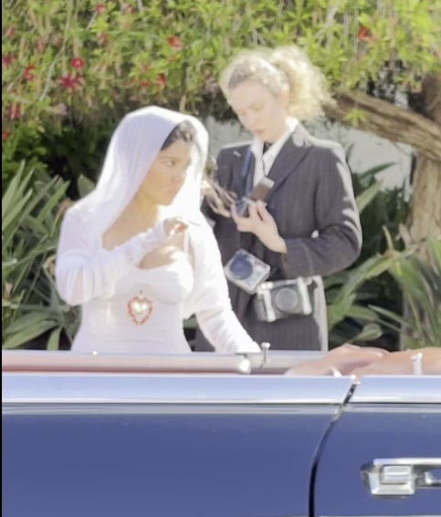 كورتنى كاردشيان بالفستان الأبيض فى حفل زفافها