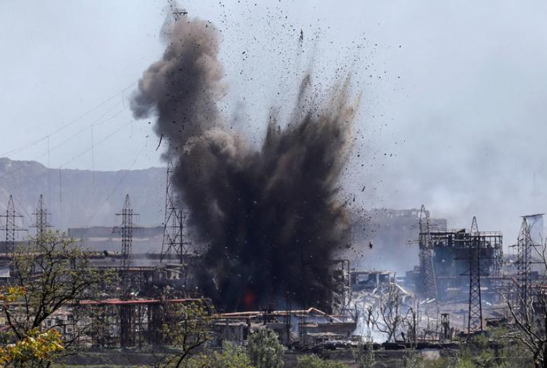 انفجار مصنع حديد فى أوكرانيا