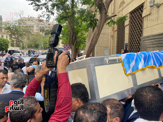 سامح شكرى وعمرو موسى فى جنازة صلاح منتصر  (10)