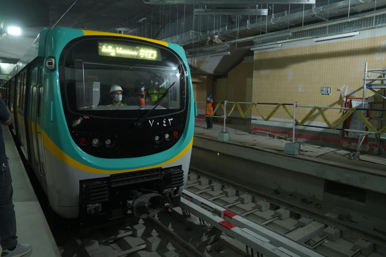 تسيير قطار مترو بدون ركاب من محطة ناصر للكيت كات