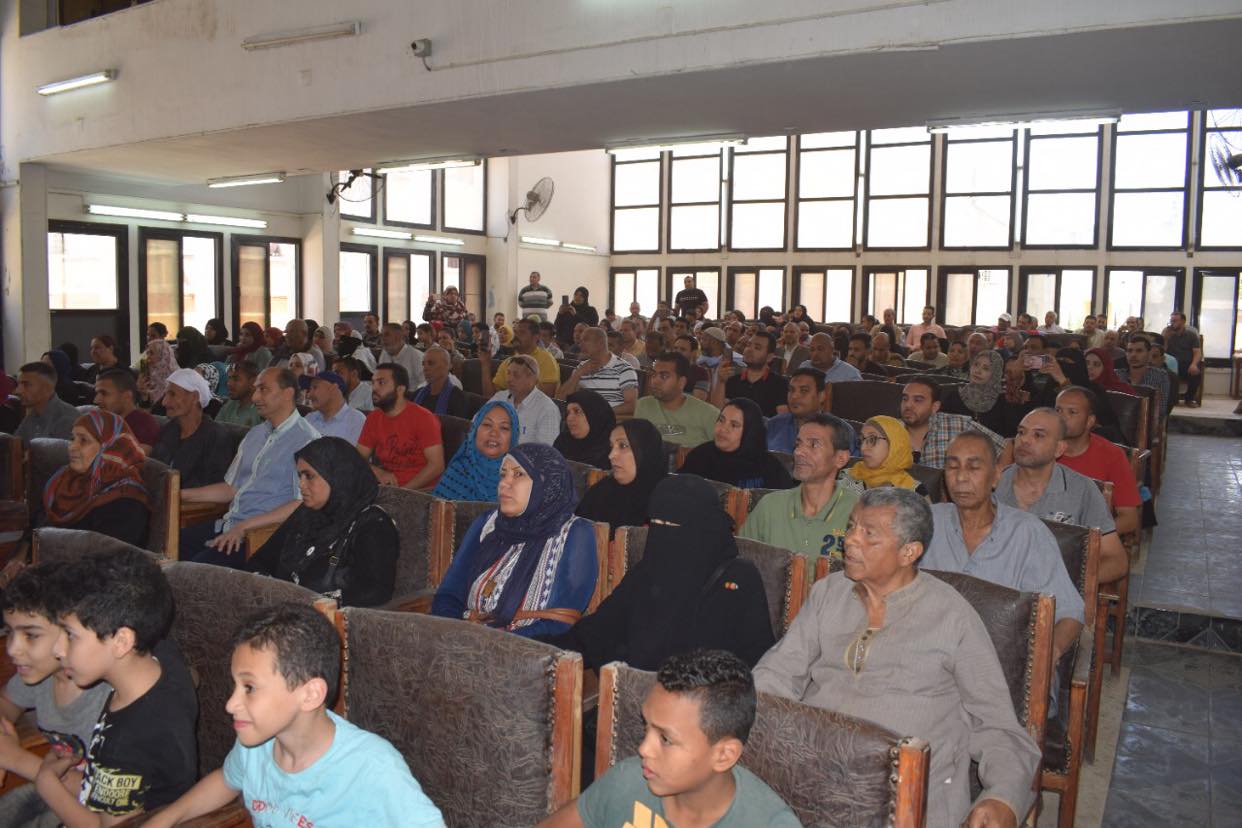 مراسم القرعة العلنية لتوزيع 139 وحدة سكنية بمركز أبوقرقاص (2)