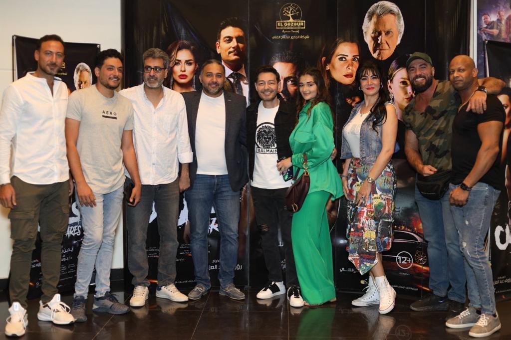 احمد زاهر يحتفل بعرض فيلم فارس بحضور عائلته وأصدقائه من الفنانين (5)