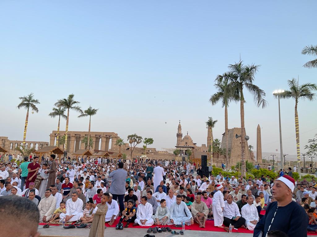 أكبر ساحة لصلاة العيد فى الأقصر (7)