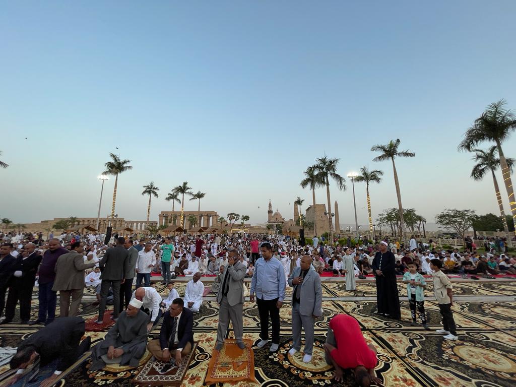 أكبر ساحة لصلاة العيد فى الأقصر (2)