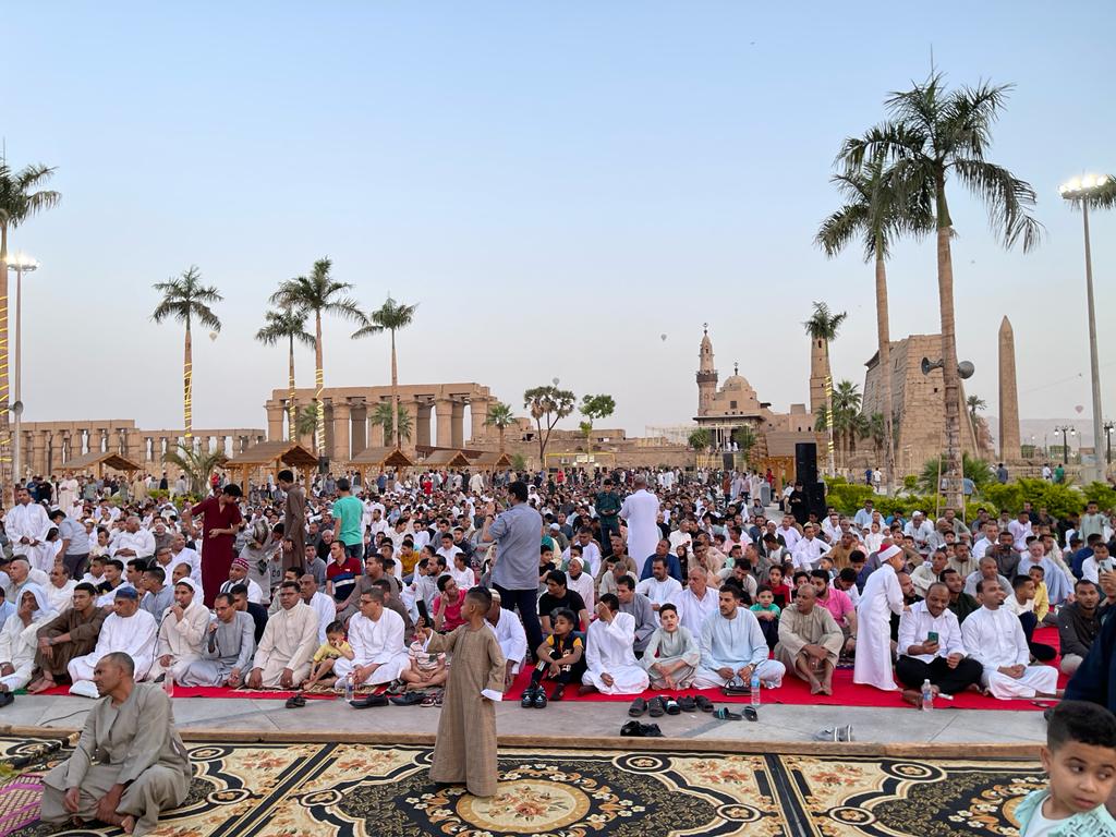 أكبر ساحة لصلاة العيد فى الأقصر (5)