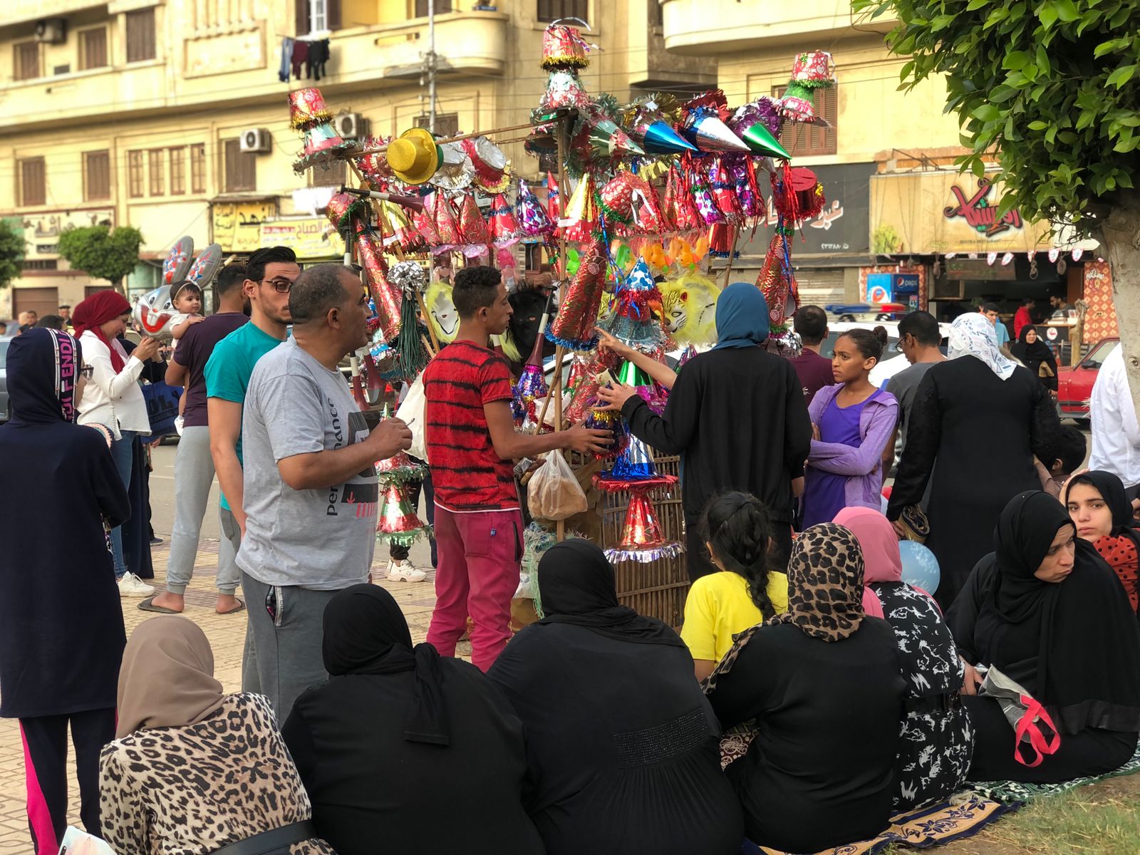  أهالى المنصورة يحتفلون مع أطفالهم بالعيد (5)