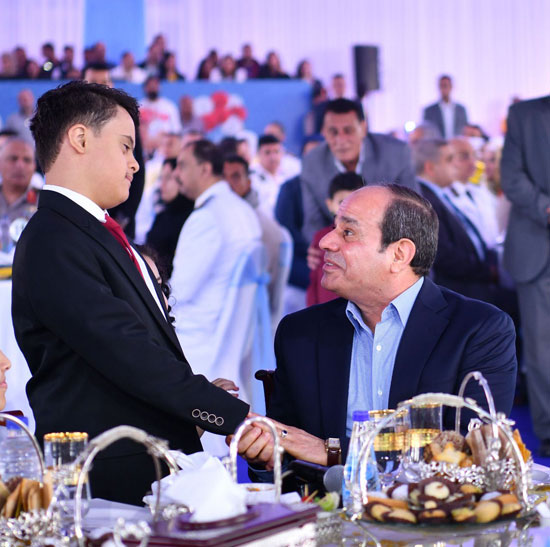 الرئيس السيسى يشهد احتفالية عيد الفطر مع أبناء الشهداء (15)