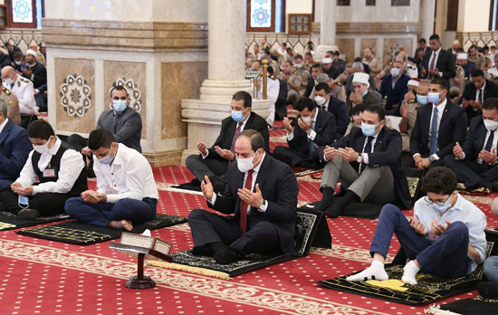 الرئيس السيسى يشهد احتفالية عيد الفطر مع أبناء الشهداء (6)